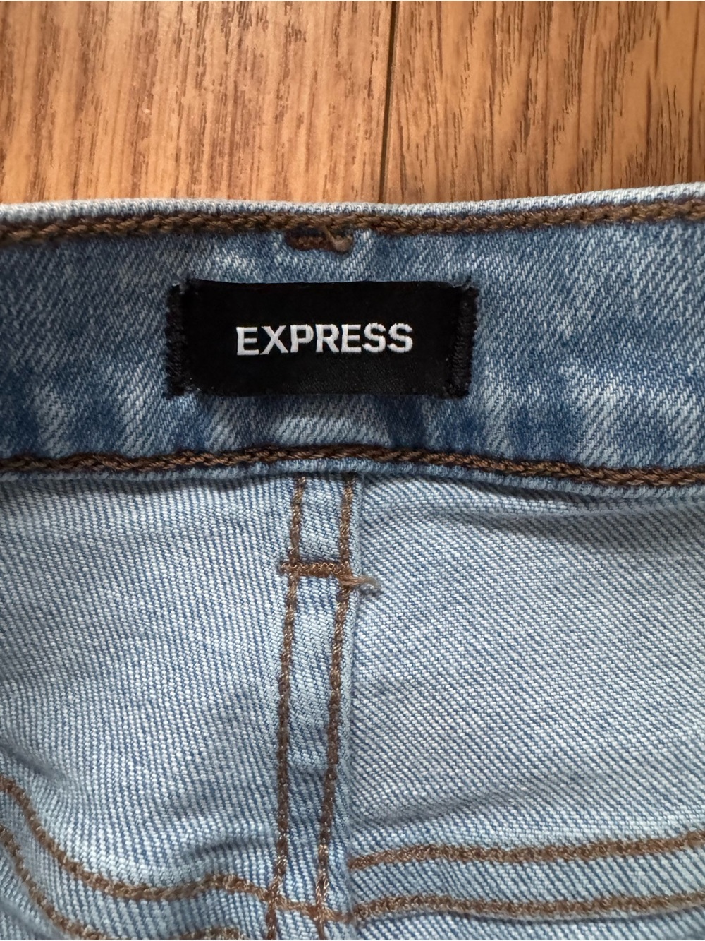 Express High Rise Distressed Jeans - Picture 4 of 6